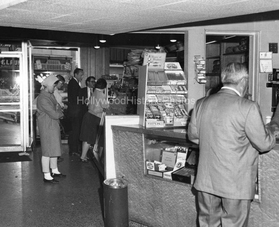 Canters Deli 1968 4 419 N Fairfax Ave.jpg